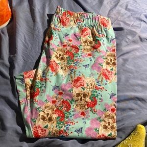 Plus size skull legging